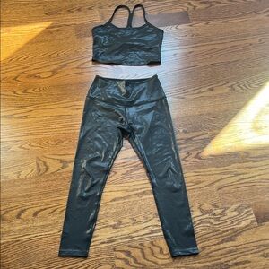 Beyond Yoga Black Shimmer Set XS